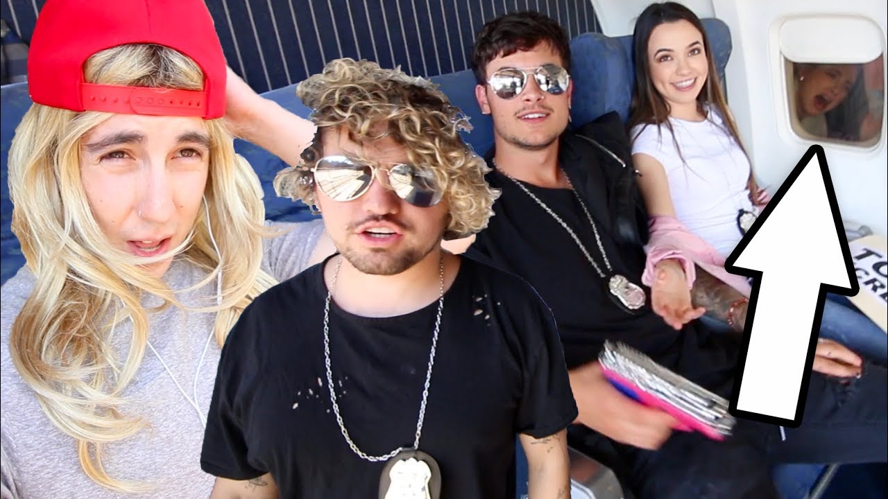 Мы все знали об этом... кроме неё!! (Как неловко!)