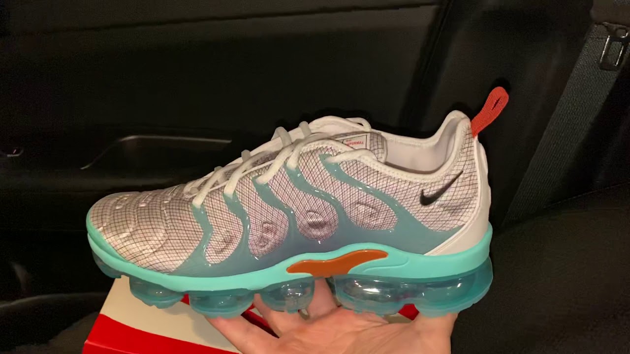 nike vapormax aurora green