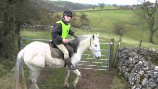 Horseback riding, opening gates - without a bridle!