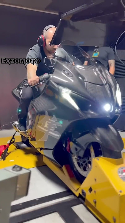 Suzuki Hayabusa vs Ninja H2R – The Ultimate Speed Battle Begins! 🔥🏍️