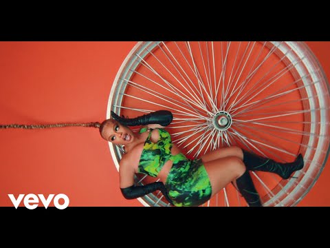 Latto ft. 21 Savage - Wheelie