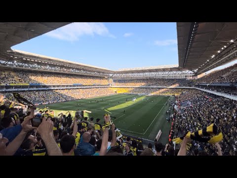 Fenerbahçe Sahaya Çıkıyor-100. Yıl Marşı Eşliğinde