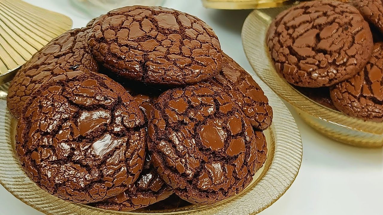 غريبة 10 دقائق أو كوكيز بيضة واحدة فقط هشييشة معلكة كذوب فالفم لي كلاها كتحمقو بالبنة و التعليكة👌