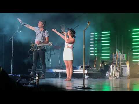 MAREN MORRIS LIVE 2017 I'D BE RICH