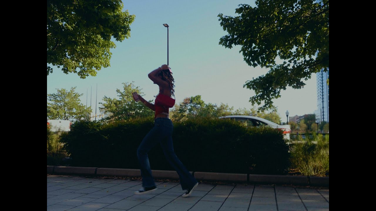 apples and oranges, a short (sony A7IV)