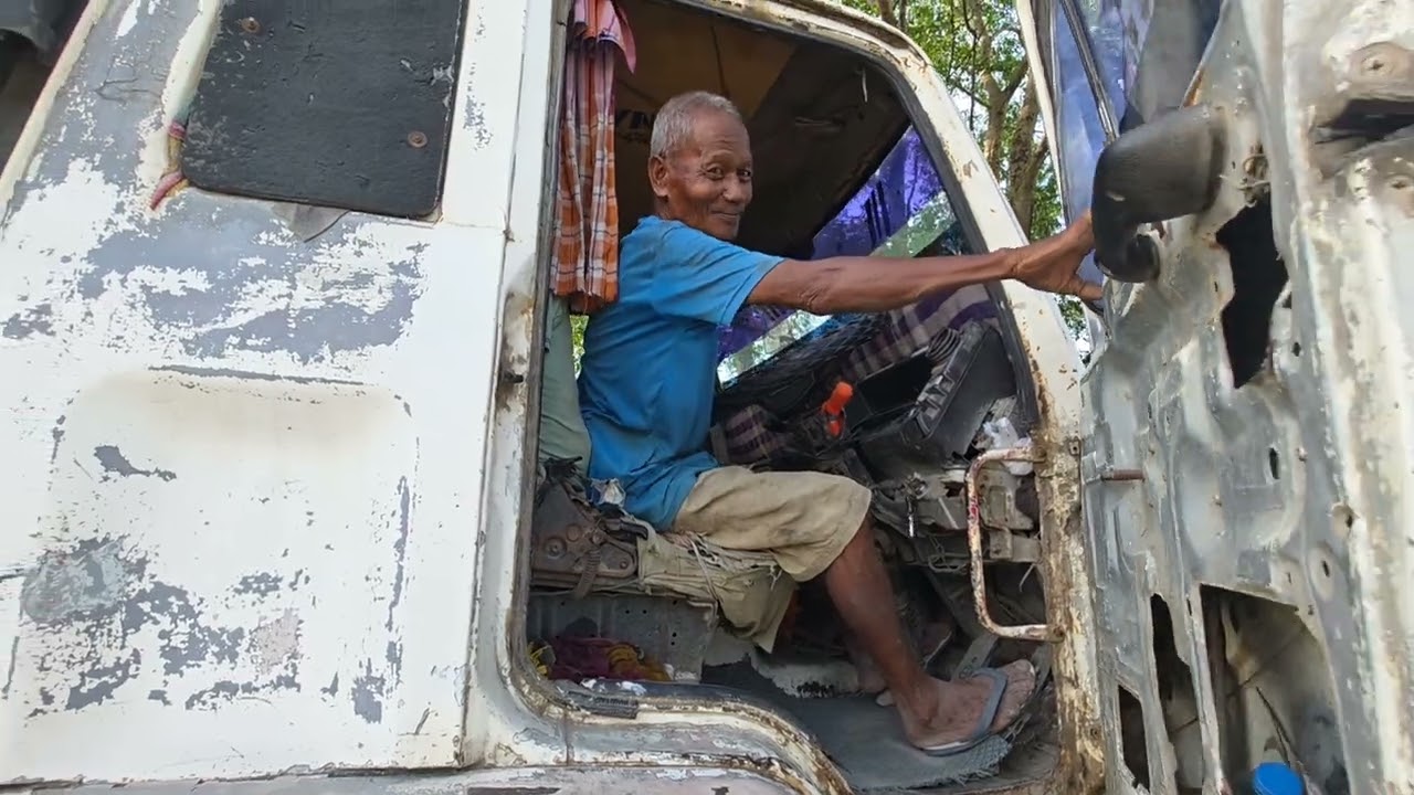 สุดยอดคุณตาอายุเจ็ดสิบขับรถวิ่งหินใหญ่