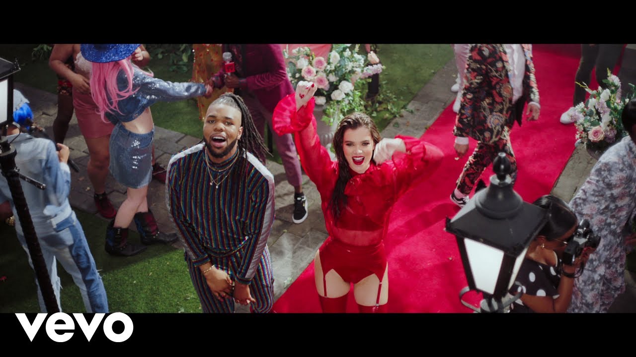 MNEK   Colour Official Video ft Hailee Steinfeld