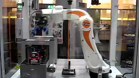 KUKA KR5 Sixx IMM Demonstration 1