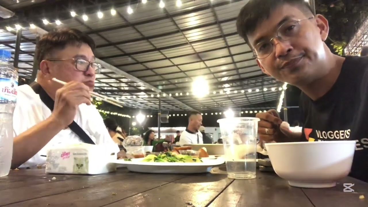 LUANG PRABANG LAOS : Arrival in Luang Prabang and Trying Local Food in Laos || Bandongzki Travels