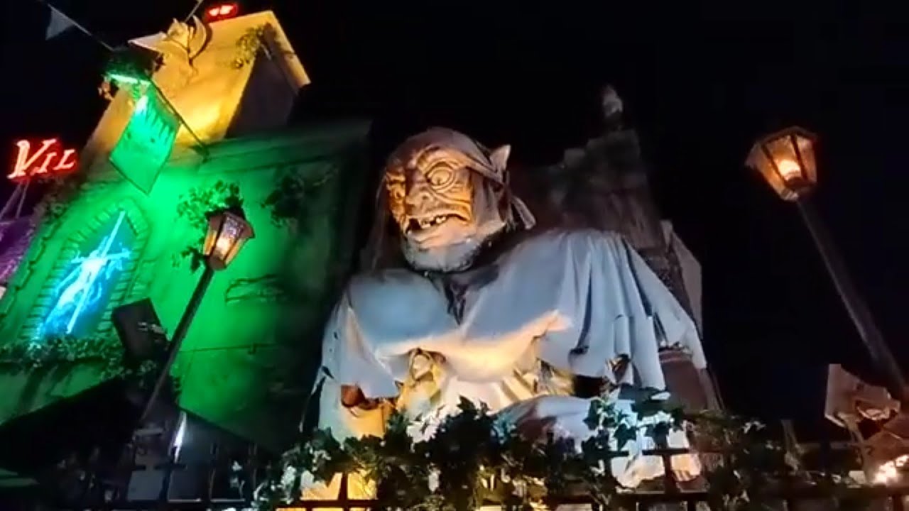 Будинок жахів, парк розваг. Geister Villa, Vergnügungspark. Villa of ghosts, horror, attraction park