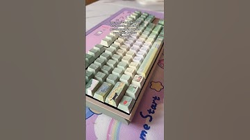 Replacing keycaps #desksetup #cozydesksetup #keyboard #keycaps
