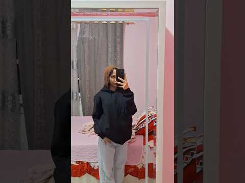 عندك هودي اسود تعالي اقولك تلبسيه مع أيه وتغيري شكلو        