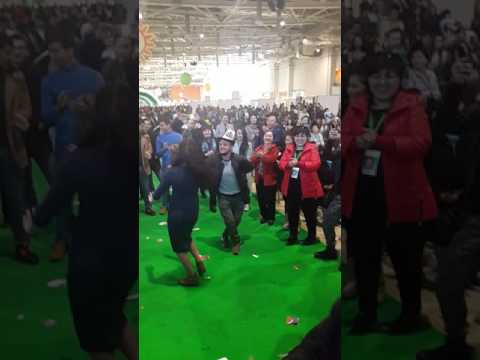 Таджик танцует от души по Киргизиски!