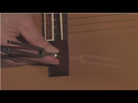 classical-guitar-lessons-:-how-to-tune-my-flamenco-guitar