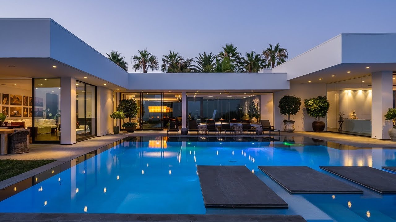 The Pinnacle of Beverly Hills - Luxurious Italiano Moderno