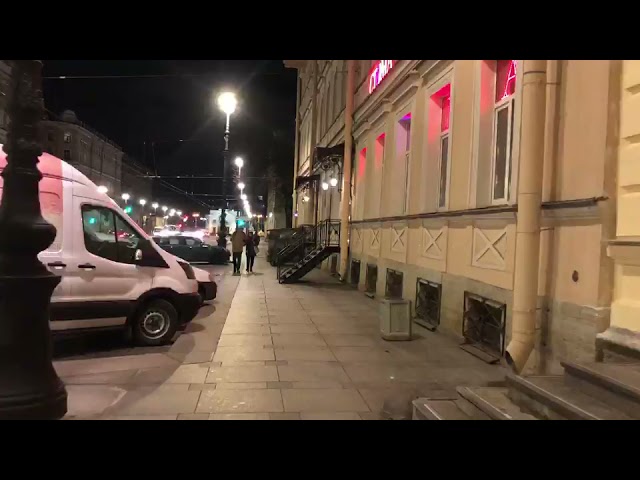 Nevsky Prospekt Vosstaniya Square