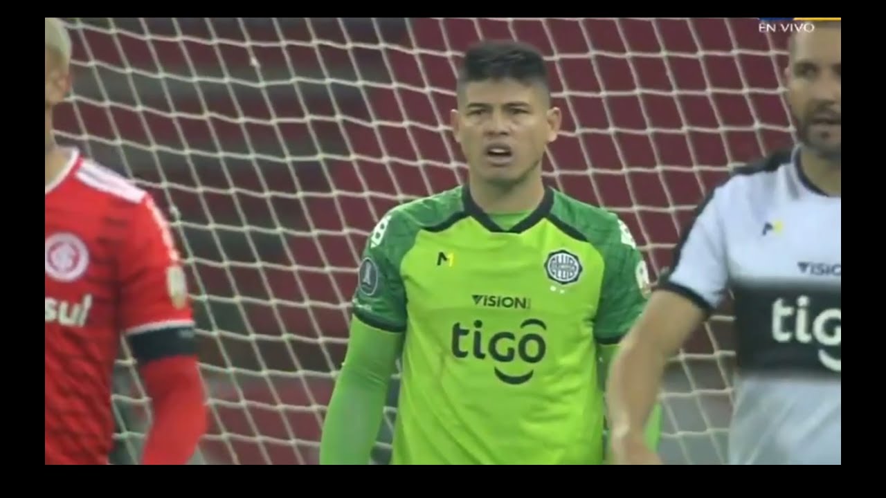 Alfredo Aguilar ataja el penal Olimpia VS Internacional YouTube