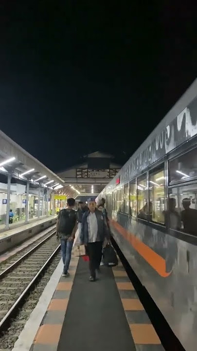 Story Di Stasiun #prank #storywa #shorts