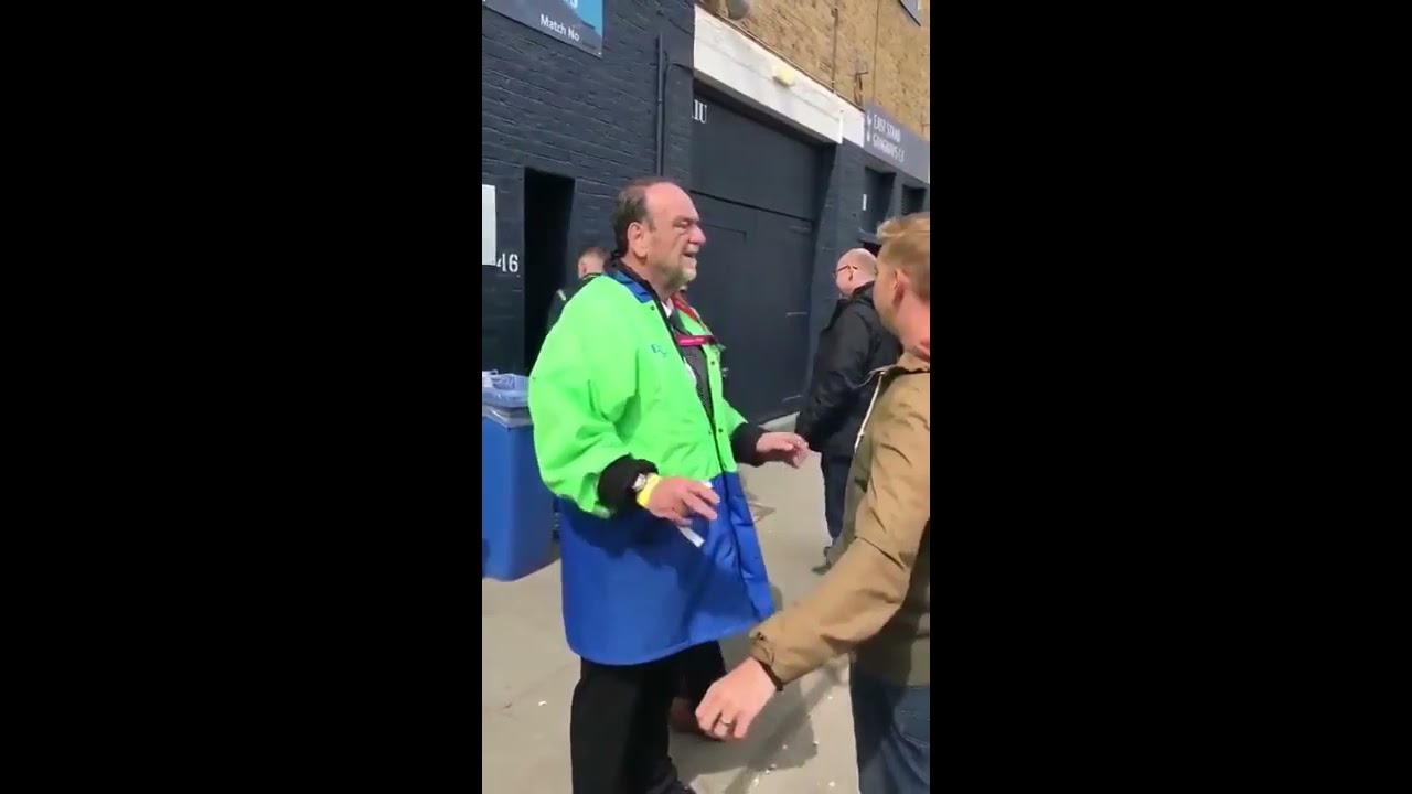 Security Guard Does The Laziest Pat Down Procedure Ever Youtube