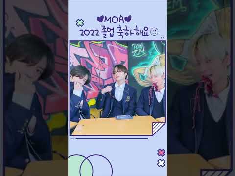 졸업사진 찍을땐 카메라를 보면서 이 포즈를 따라해 보세요😉✌️