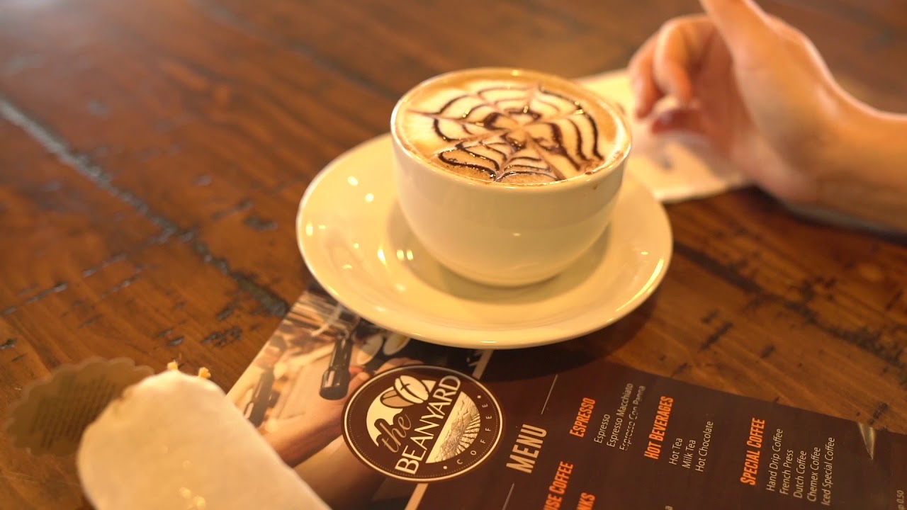 Beanyard Coffee shop - Making  Mocha Latte