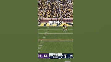 PLAYING PERFECT DEFENSE IN THE RED ZONE 🔥! #cfb26 #mikewhitjr