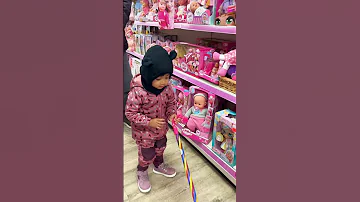 My Cute Girl With Family Shopping Babgirl Baby Cutebabies Cutebaby Cutebbaby Cute Funny Swee 