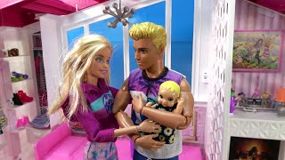 Barbie and Ken at Barbie Dream House Story: Barbie Shoe Shopping and Farm Adventure w Barbie Sisters