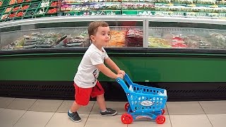 Toddler Doing Grocery Shopping at Supermarket - Toy Shopping Cart screenshot 3