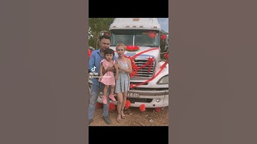 đám cưới rước dâu bằng siêu tải container