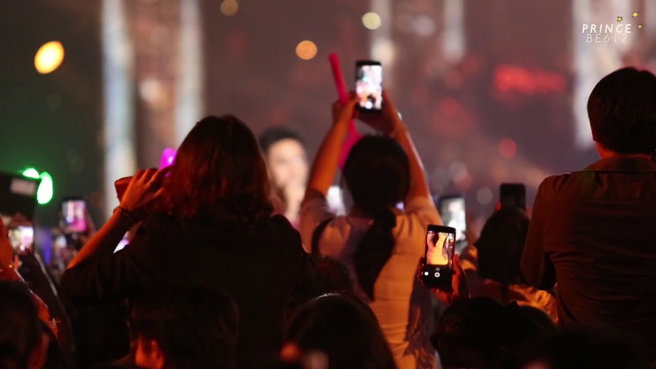 พี่โป๊ป นำทีมนักแสดงบุพเพสันนิวาสลงไปหาออเจ้าข้างล่างอย่างใกล้ชิด 18/10/05