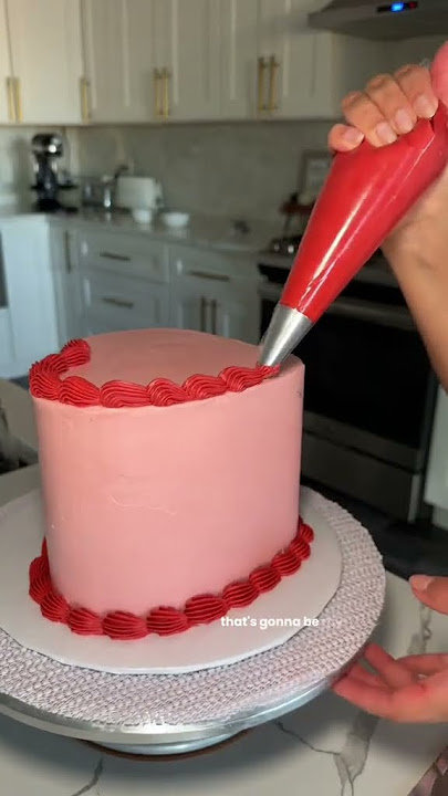 A strawberry shortcake Vintage Cake🍓 #vintagecake #heartcake #cakedecorating #tutorial #baking