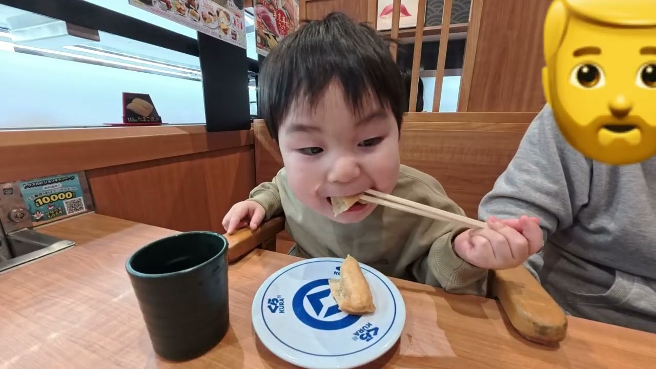 お腹いっぱいお寿司を満喫する3歳3ヶ月boy👦🥣
