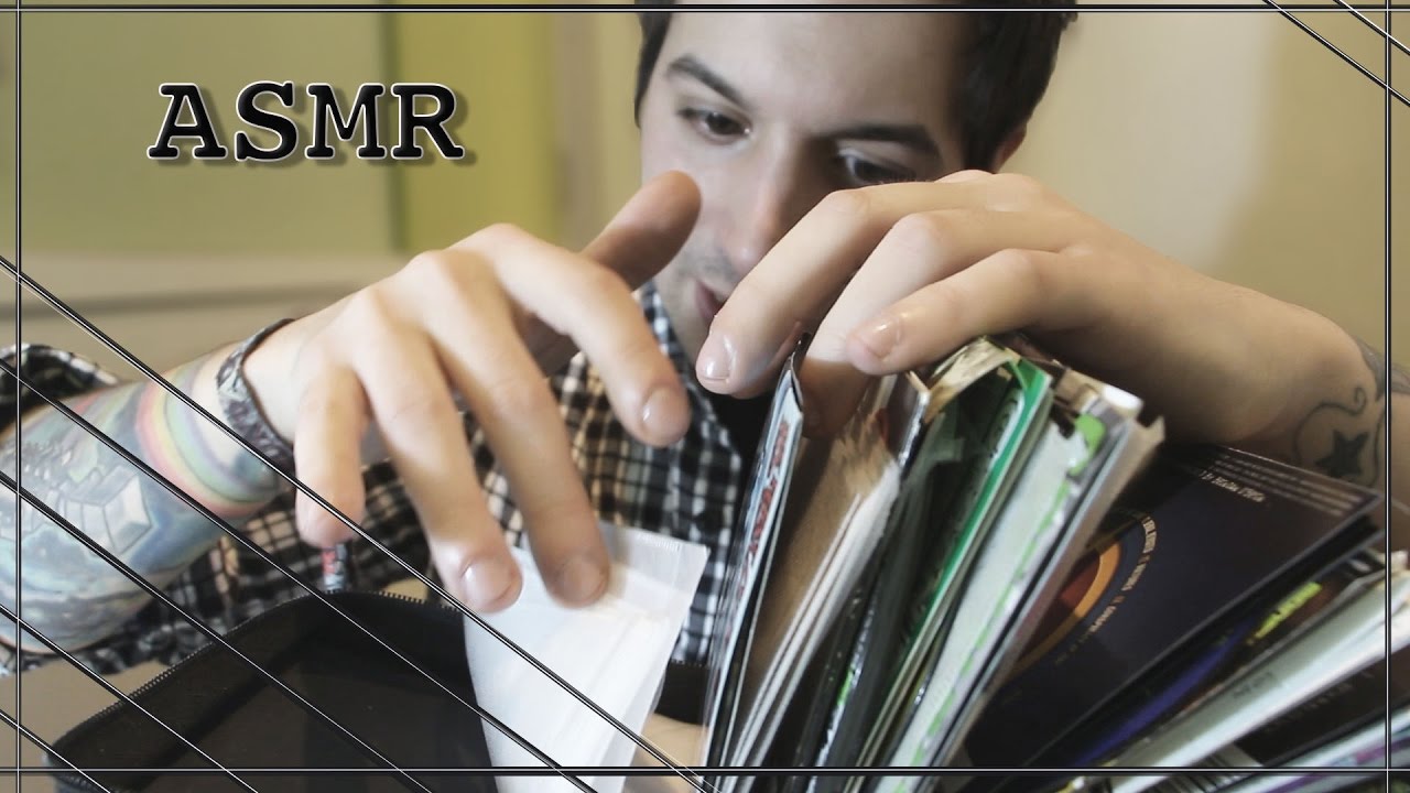 [ASMR] Mostrando Cds de Musica. Español (Tapping, Whispering)(Susurros) | Sleepy Tingles