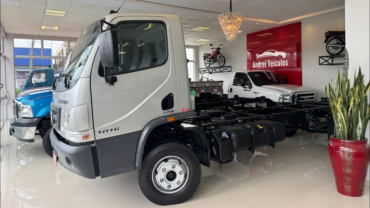 À VENDA!! MERCEDES-BENZ ACCELO 1016 COMPLETO RARIDADE APENAS 5.000 KM 2013