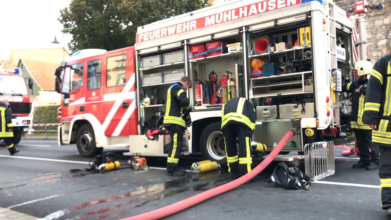 Zwölf Menschen werden bei Brand in Mühlhausen verletzt