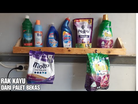 Video: Dari apa membuat rak di kamar mandi? Hanya dari kayu