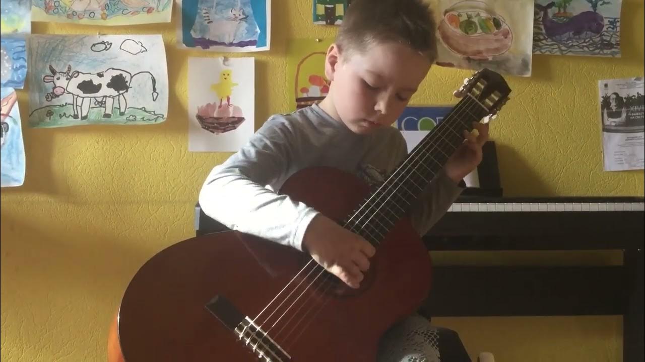 Юный гитарист ( Как у наших у ворот ) - YouTube
