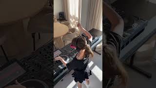 Download Lagu DJ GABI REMIX - NO MONEY x IN THE UNDERGROUND, enjoy my new mix and dance 💃❤️🔥🔊 #housemusic #dj MP3 Download Lagu DJ GABI REMIX - NO MONEY x IN THE UNDERGROUND, enjoy my new mix and dance 💃❤️🔥🔊 #housemusic #dj MP3
