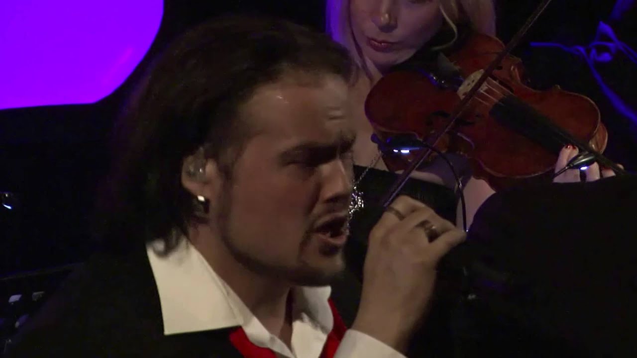 Raaka-Aine 20-vuotisjuhlakonsertin akustinen osuus