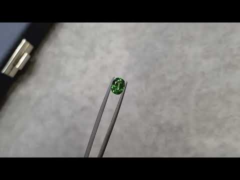 Vivid green tsavorite garnet in cushion cut 1.35 ct, Africa Video  № 2