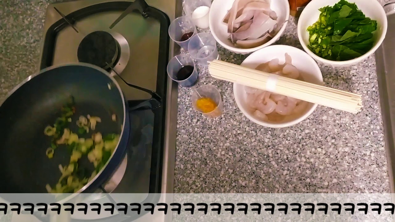 자취생 냉장고 파먹기 콩나물 국🍲 해물볶음국수🍜 만드는 영상 궁금하면 클릭!!