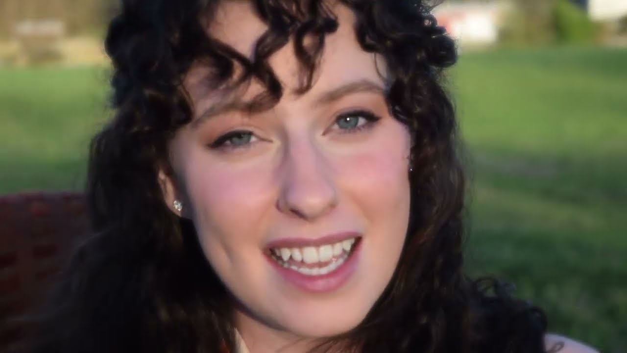 Guarda Prayed for a Rose - Justine Blanchet (Official Music Video) su YouTube Guarda Prayed for a Rose - Justine Blanchet (Official Music Video) su YouTube