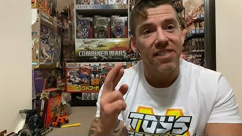 Transformers generation one unboxing a rare Variant of a popular figure. G1 complete collection