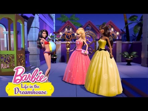 Videó: Milyen magas a Barbie álomház?
