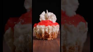 Mini Strawberry Cheesecakes 🧁