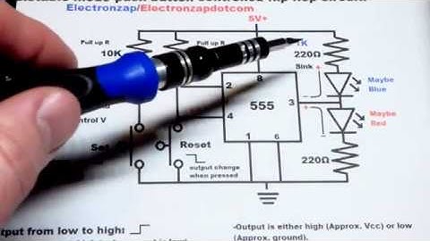 555 timer bistable flip flop mode basic circuit with alternating LEDs electronics by electronzap