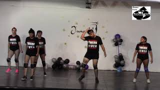 2017-12-30. Jameelah. Twerk Adultos. 09.