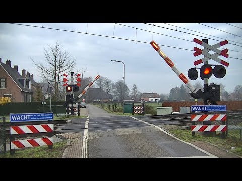 Spoorwegovergang Spankeren // Railroad crossing