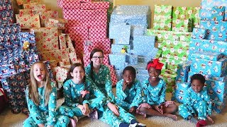 Christmas Morning Special Opening Presents!